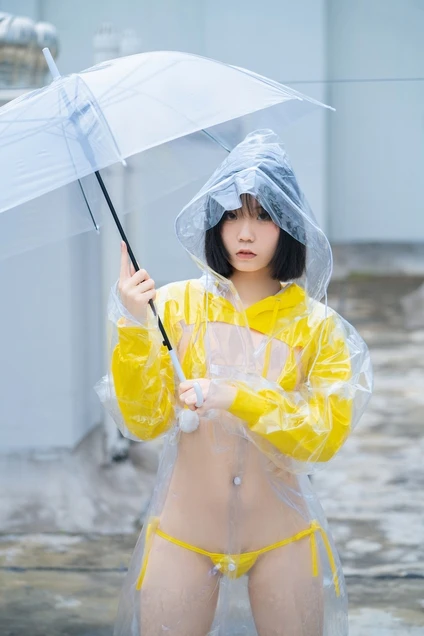 [三次元] 一只小栗奈 - 天台小雨衣 [169P1V 974MB]-第3张图片-萌站