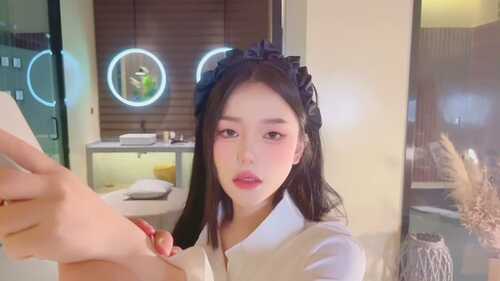 超淫尤物❤️网红✿ 窈窕身材露脸青春抚媚美少女 ▌御梦子▌首次肉搏大战 强上醉酒御姐 被男主大屌后入狠狠抽射-第2张图片-萌站