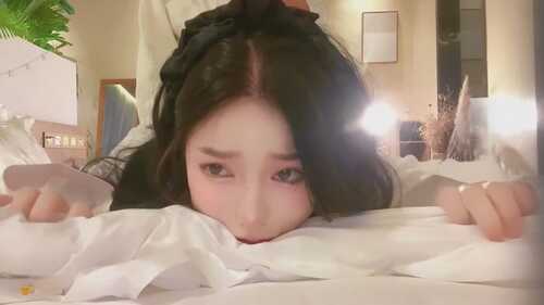 超淫尤物❤️网红✿ 窈窕身材露脸青春抚媚美少女 ▌御梦子▌首次肉搏大战 强上醉酒御姐 被男主大屌后入狠狠抽射-第1张图片-萌站