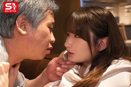 スケベ義父の媚薬漬けピストンで新妻の豊満女体は過敏に火照る 催淫オイル・唾液・愛液…ぐちゃぐちゃキメセク 鷲尾めい 生写真3枚付き-第8张图片-萌站