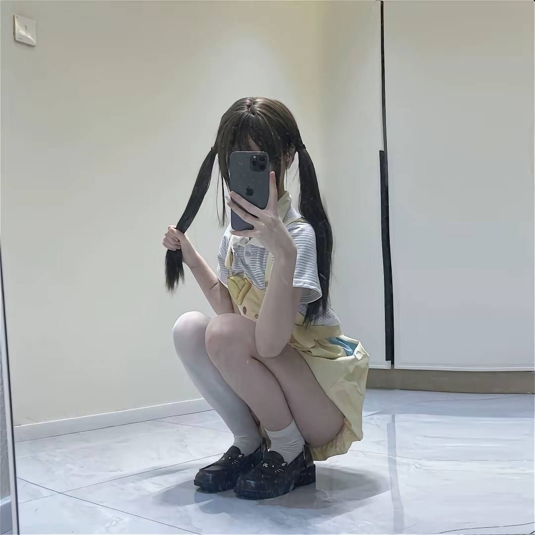 推特萝莉福利姬呓小涵私拍💦-第8张图片-萌站