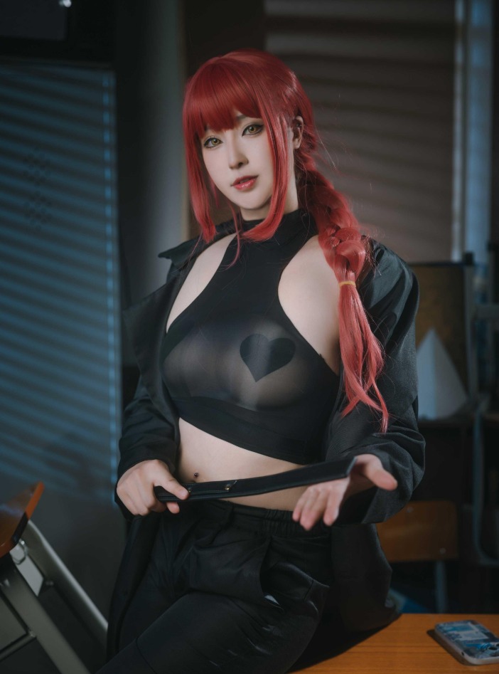 [三次元] 小容仔咕咕咕w - 链锯人 玛奇玛-第1张图片-萌站