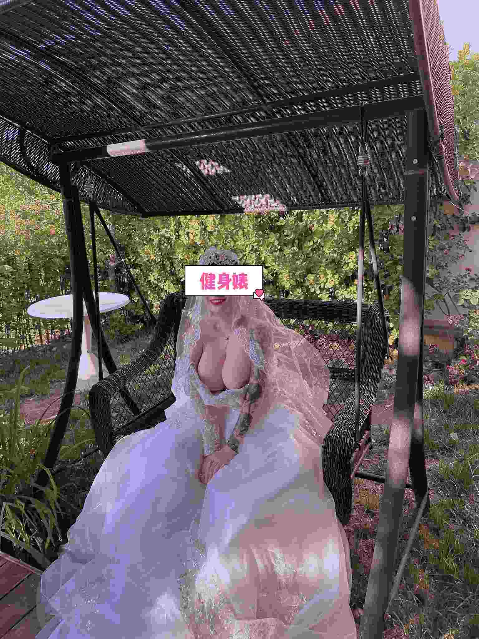 反差女神『健身婊』一边含肉棒一边被金主爸爸扇脸，看着娇妻被像玩具一样操，淫水滴到脸上[22V，820P+590M]-第10张图片-萌站