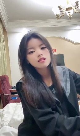 正宗在校学生~【刚好十八】教室上课露奶~约土豪啪啪！ [11v+3.77g]-第11张图片-萌站