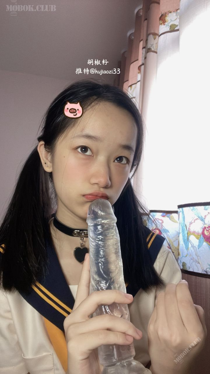 04年反差母狗女大胡椒籽24年5月合集-第4张图片-萌站