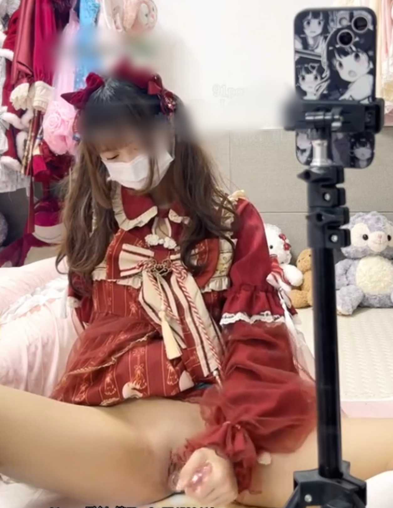 红裙洛丽塔萝莉自慰-第1张图片-萌站