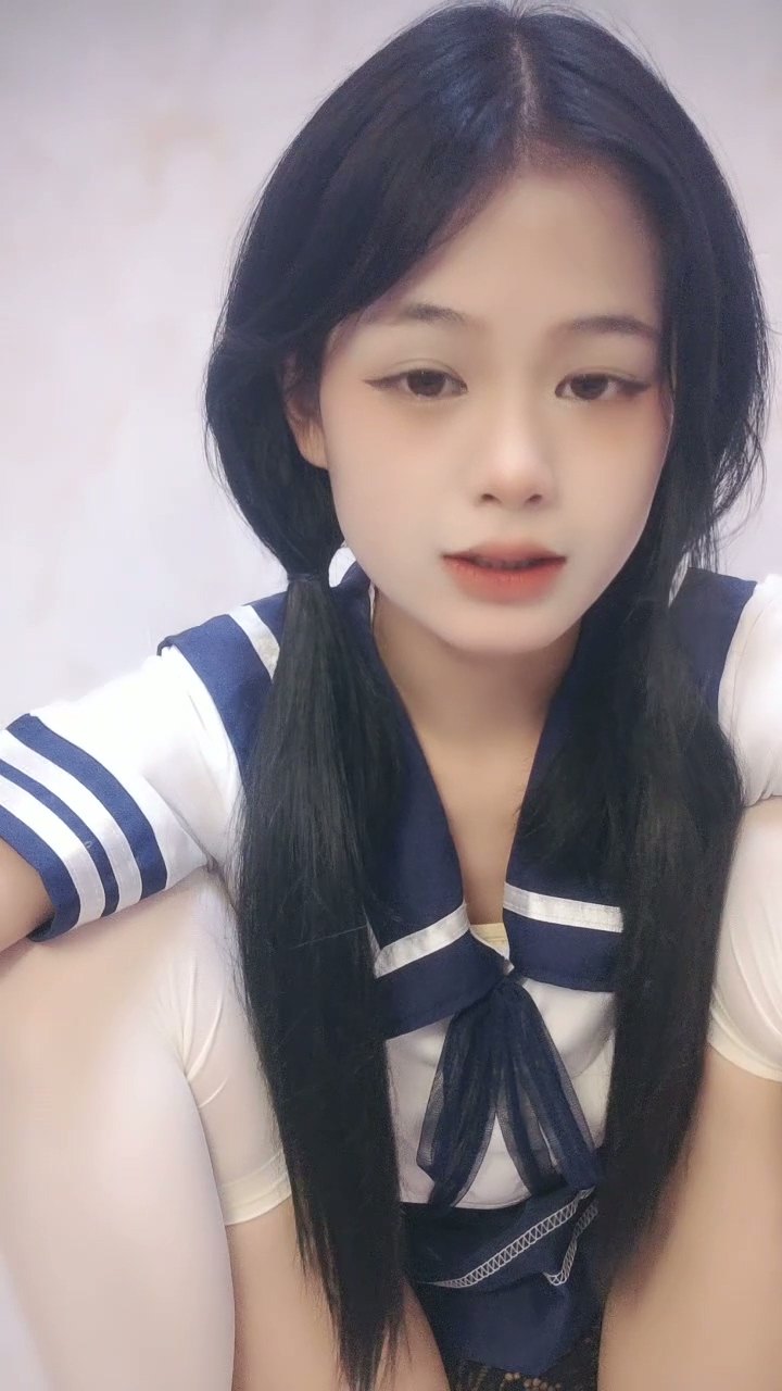 19岁萝莉萌妹一脸清纯呆萌，操着操着自己生气了网友直呼对她好点-第3张图片-萌站