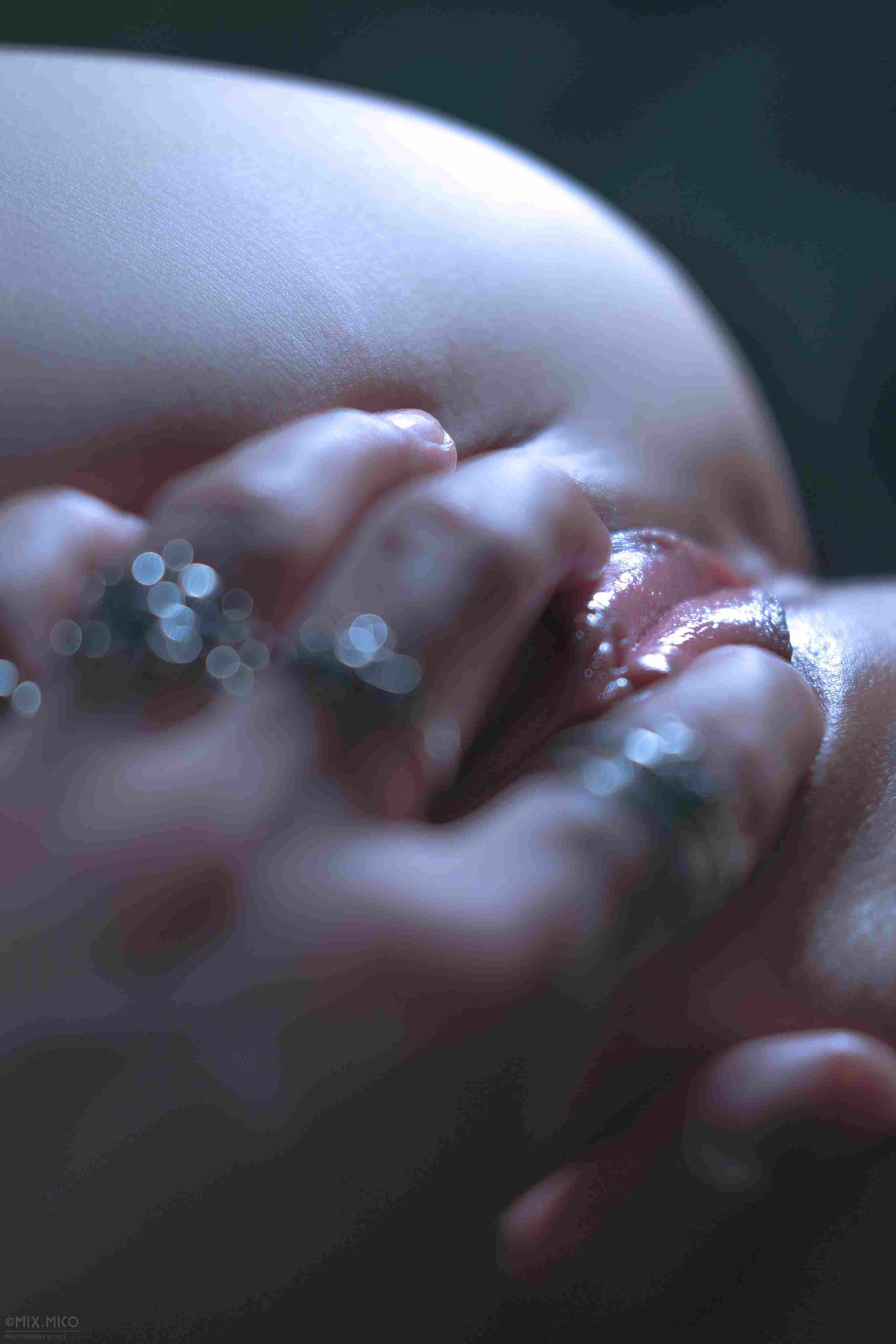 最新五月无水福利！顶级唯美情色摄影大师MixMi私房作品，各种无可挑剔人间超极品女神模特全裸，每一帧都欲罢不能-第1张图片-萌站