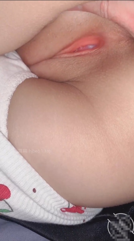 【海角神作/17集合集/共4.4GB】和极品白虎萝莉妹妹乱伦，大神#意淫自己妹妹 最新付费视频合集-第1张图片-萌站