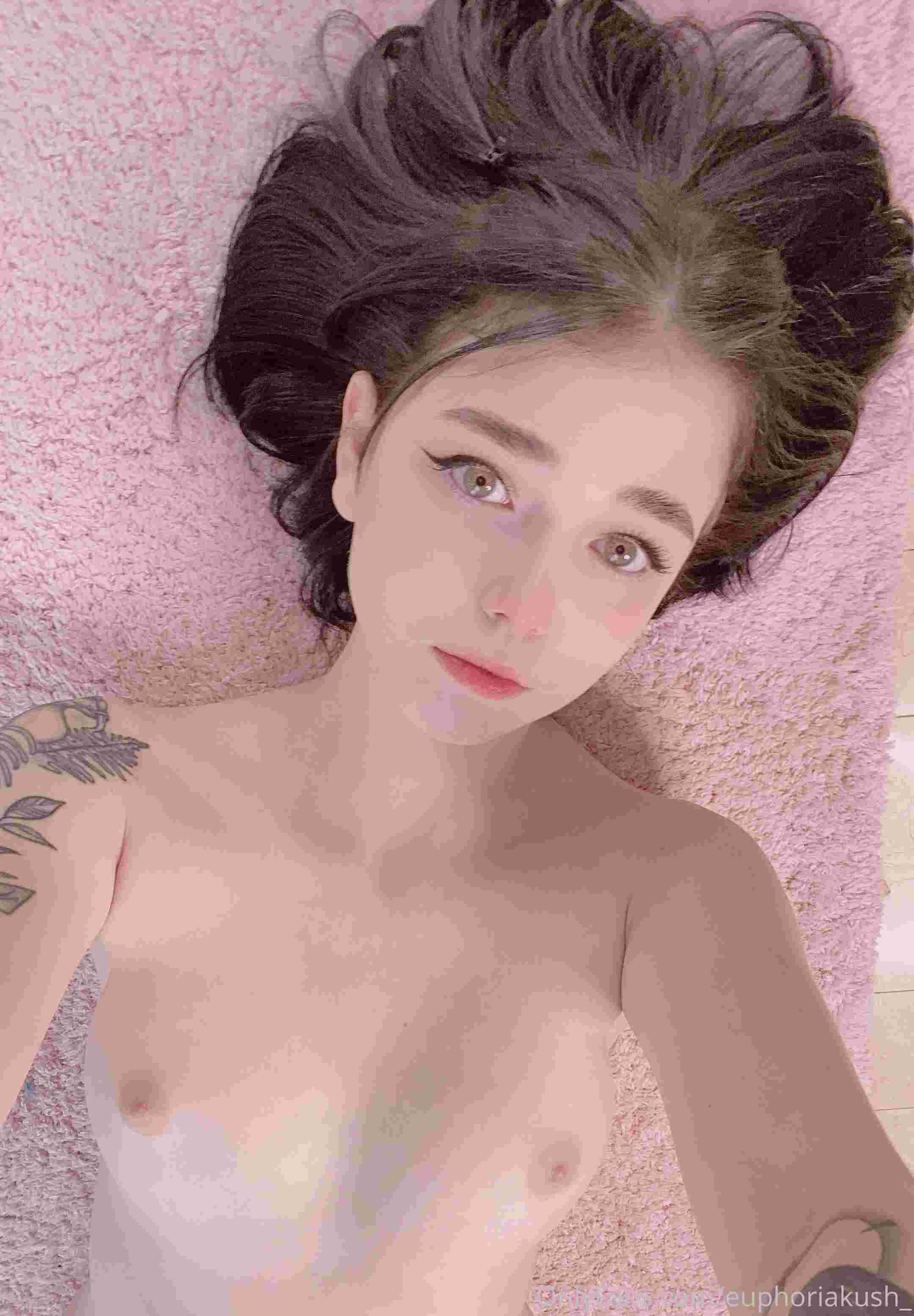 极品萝莉 白虎嫩穴 OnlyFans Euphoriakush 合集(538P 124V)白妹萝莉白虎-第15张图片-萌站