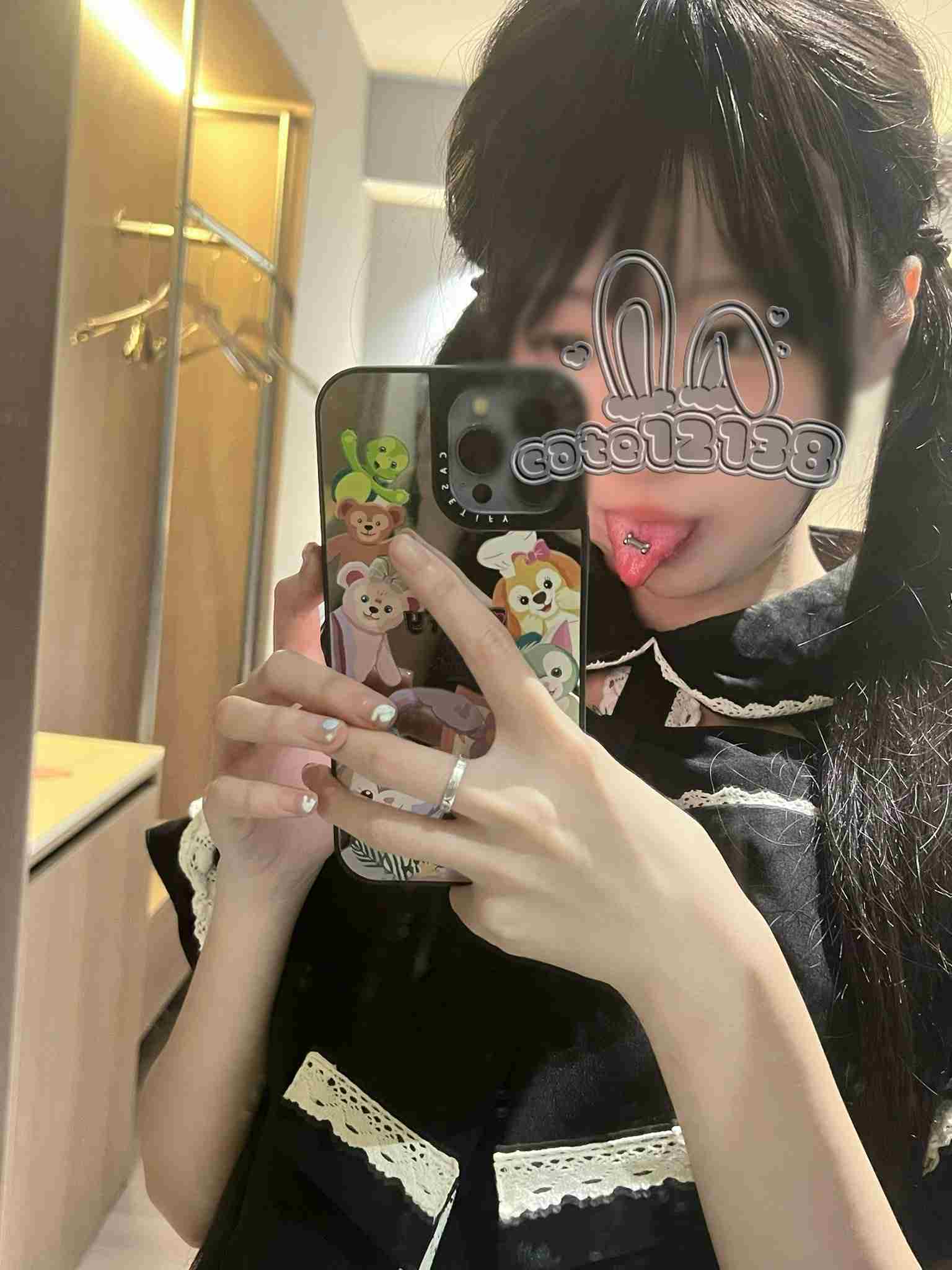 推特合法卡哇伊萝莉嫩妹【问题儿童】训狗狗了第一次尝试在停车场狗爬，双马尾超嫩小母狗拍了这么多次还是害羞-第5张图片-萌站